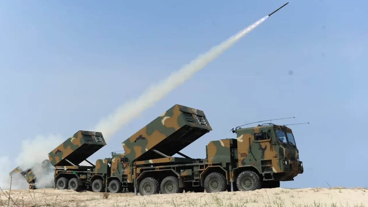 Foto - HIMARS’a rakip geldi: 300 kilometre menzilli canavar sistemler yola çıktı