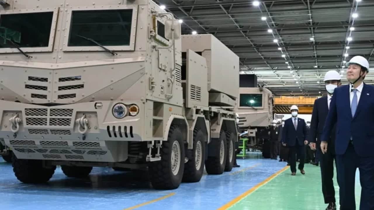 Foto - HIMARS’a rakip geldi: 300 kilometre menzilli canavar sistemler yola çıktı