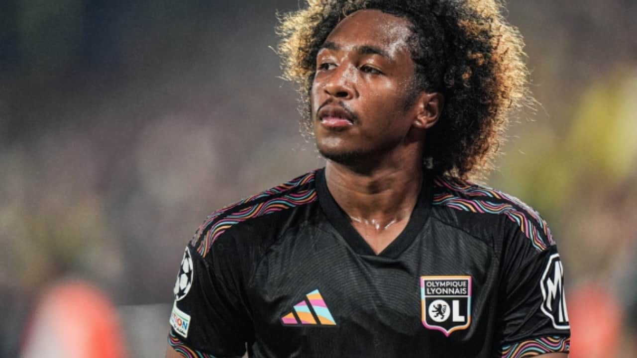 Hull City olmadı Fenerbahçe olur mu? En büyük rakip ise Roma...