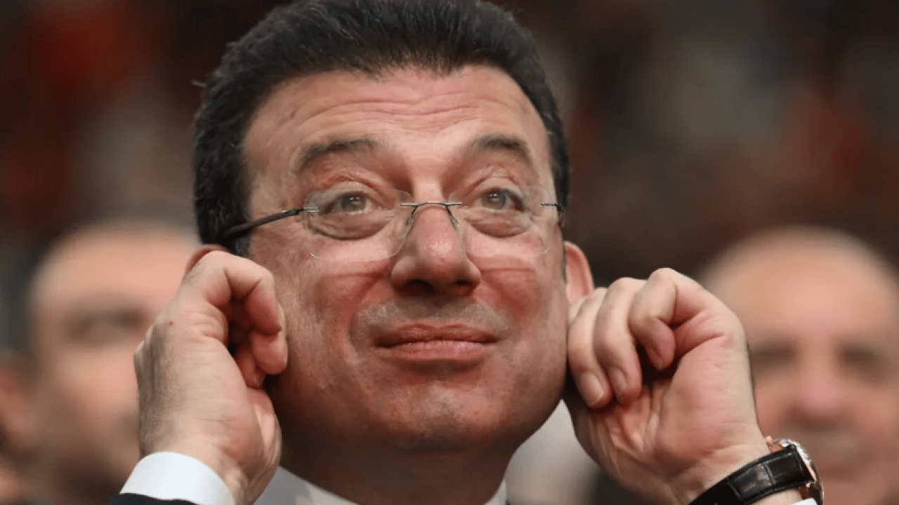 Foto - Ekrem'den asrın teklifi: Alt kümede oynayan İBB'ye transfer