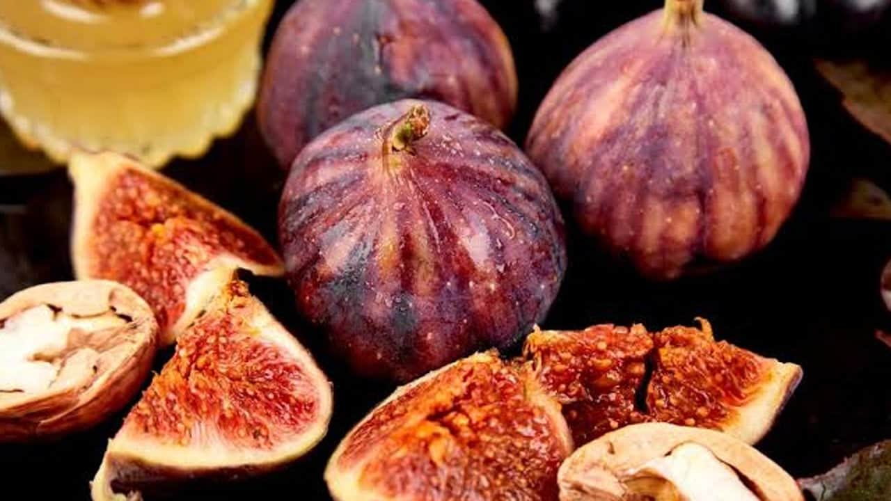  İbn-i Sina'nın yıllarca övdüğü şifa dediği incir korur: Gel, sen de kavanoza koy gün içinde mide asitinden kurtul 
