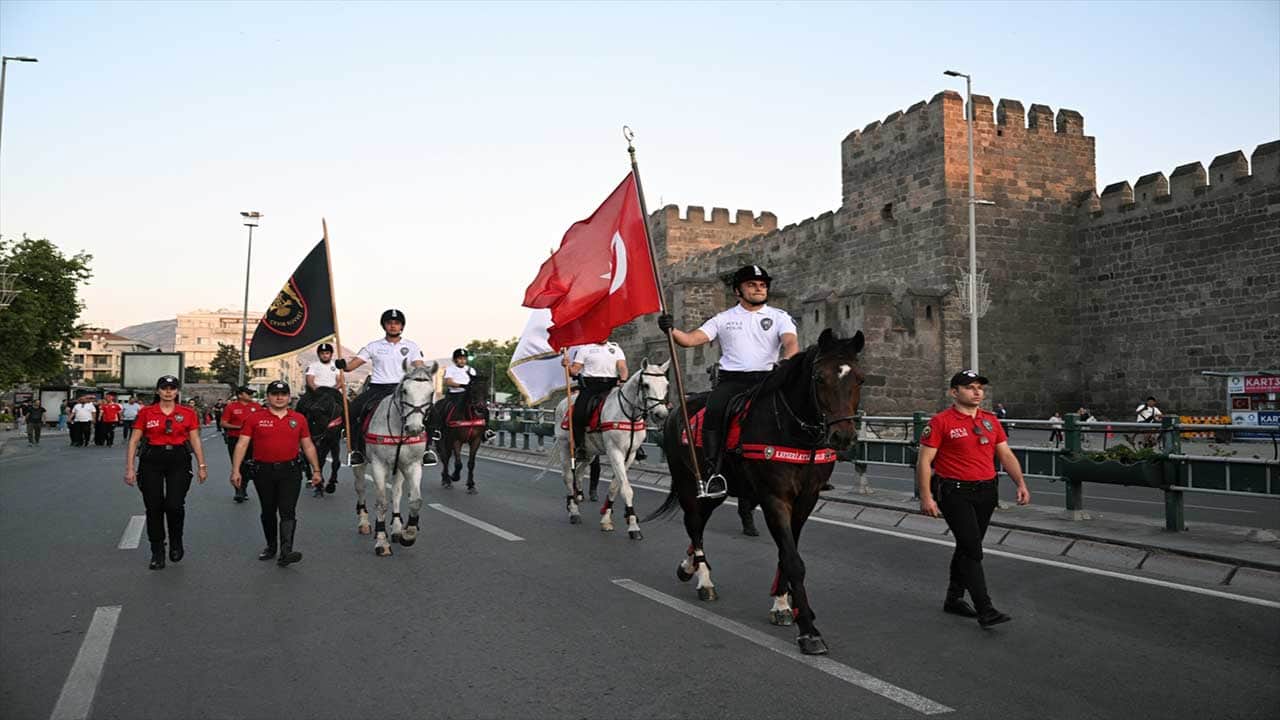 Foto - İç Anadolu’da 15 Temmuz ruhu! Vatandaşlar yoğun ilgi gösterdi