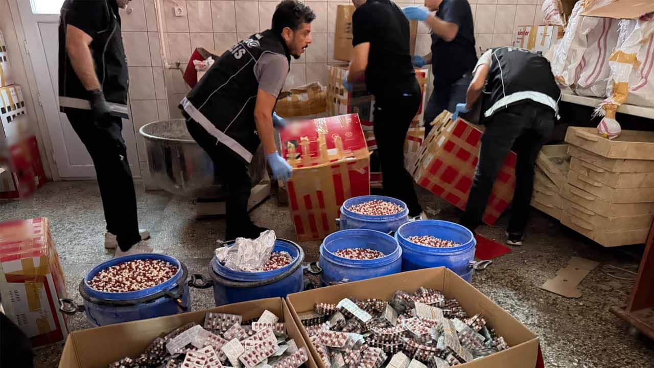 Foto - İçeri giren ekipler şaşkına döndü: Fırın değil uyuşturucu üssü