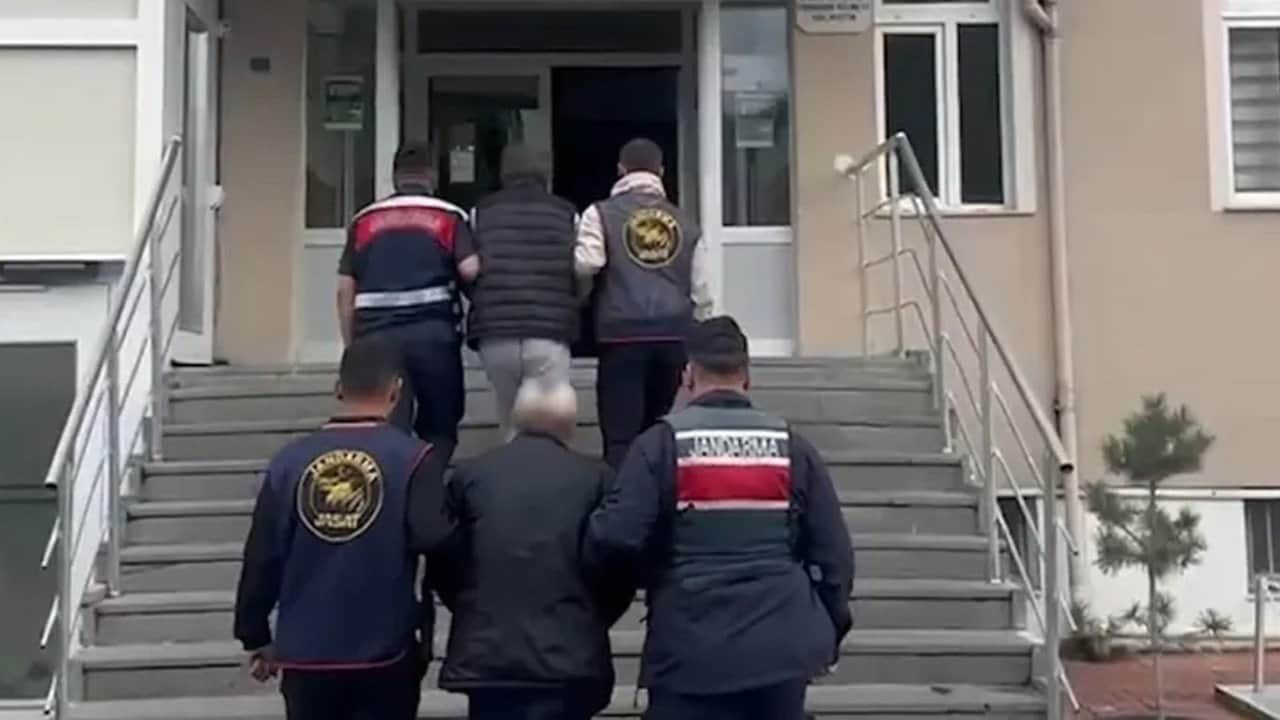 Foto - İçişleri Bakanı Mustafa Çiftçi, tüm Türkiye’ye duyurdu! 30 yıllık dosya aydınlatıldı, o alçak mağarada kıskıvrak yakalandı