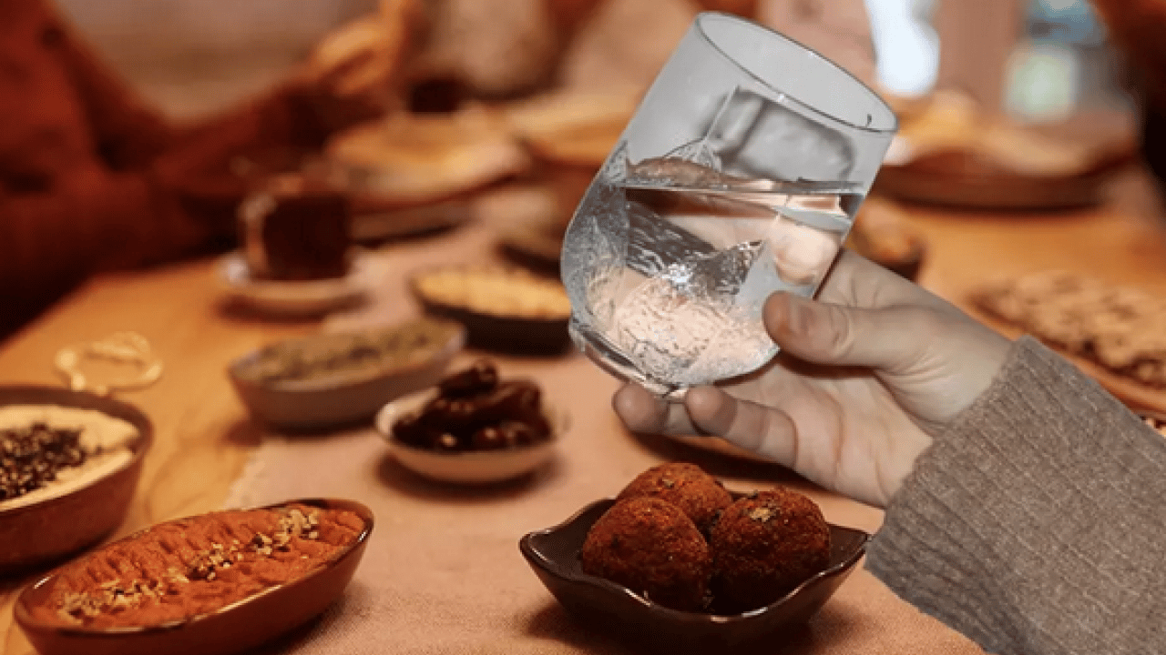 Foto - İftarda bardak bardak soda içenler yandı! Meğer o kadar yanlış biliyormuşuz ki...