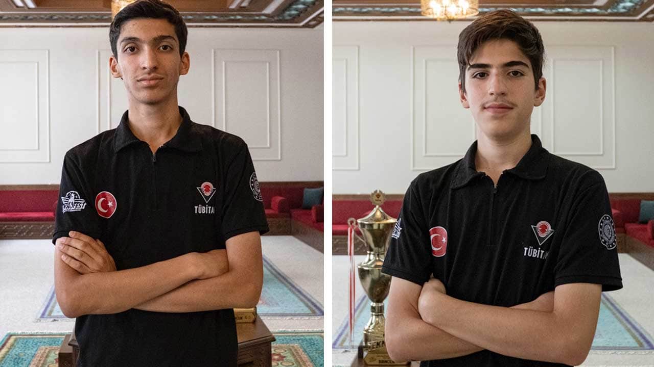 Foto - İHA yarışmasında birinciliği kaptırmadılar: İmam Hatipli gençler yine şampiyon