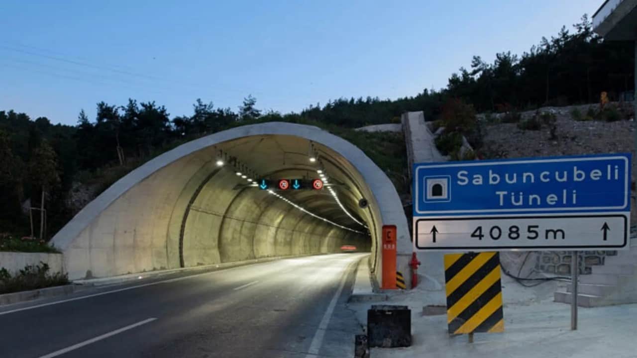 Foto - İki kent arasındaki ulaşım süresini 15 dakikaya indiren tünelin yapımında yer almışlardı! Konkordato ilan ettiler