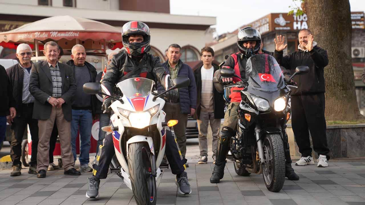 Foto - İki teker üstünde umreye: Düzceli iki arkadaş yola koyuldu