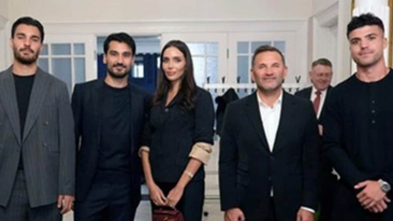 Foto - İlan etti: Okan Buruk'un o fotoğrafına dikkat çekti! Nevzat Dindar: 'Bir mesaj verildi'