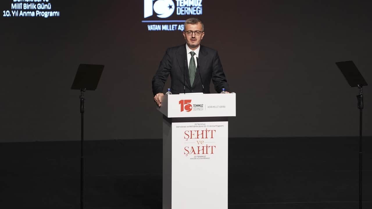 Foto - İletişim Başkanı Duran "Şehit ve Şahit" programına katıldı: Darbeler silsilesini kahramanlar mezara gömdü