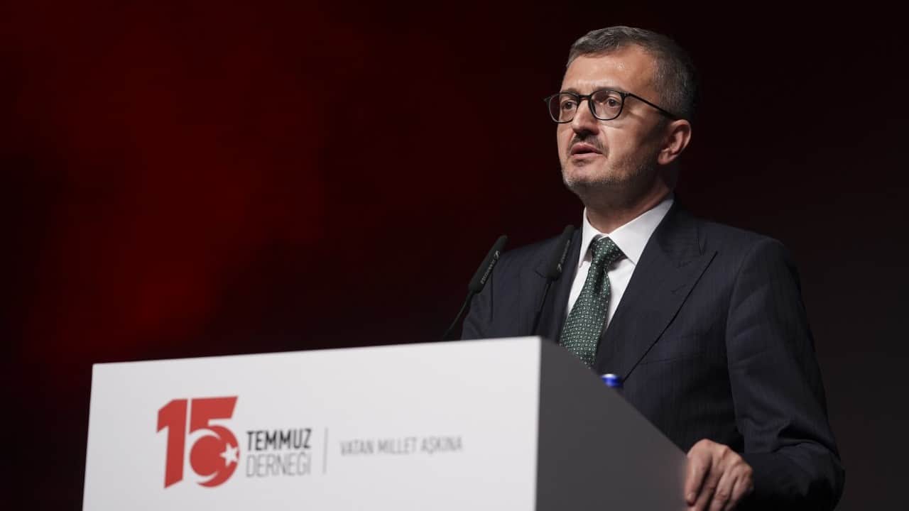 Foto - İletişim Başkanı Duran "Şehit ve Şahit" programına katıldı: Darbeler silsilesini kahramanlar mezara gömdü