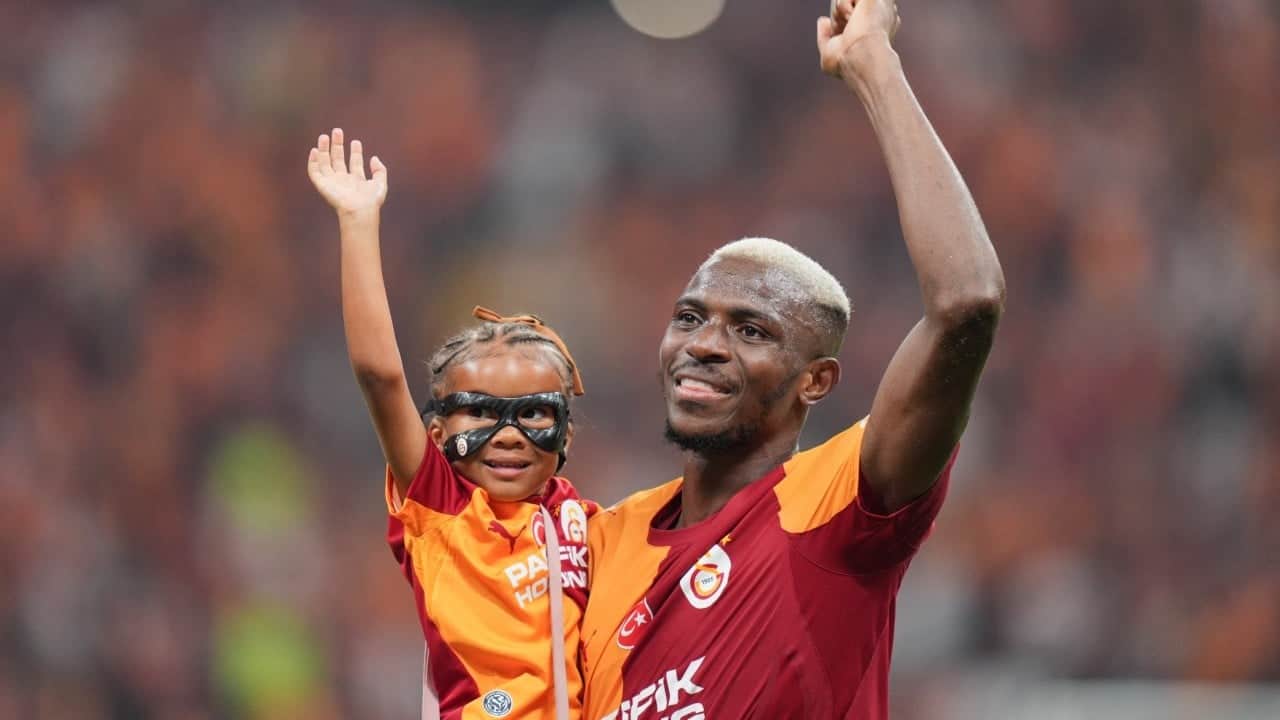 Foto - İlker Yağcıoğlu'nun Osimhen'e hitap şekli gündem oldu! Leao geldi, Batrakov geldi ve...