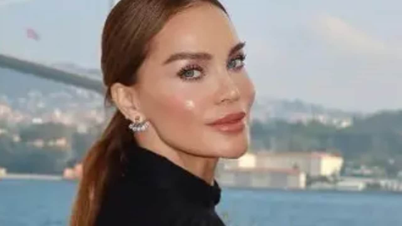 Foto - Instagram bot hesapları sildi: En çok takipçisi olan Türk ünlü belli oldu!