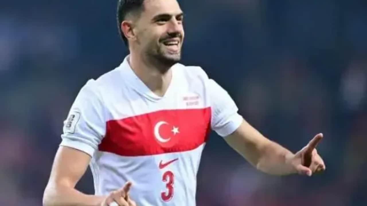Foto - Instagram bot hesapları sildi: En çok takipçisi olan Türk ünlü belli oldu!