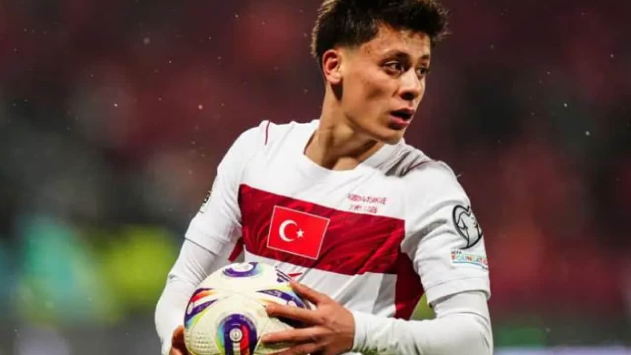 Foto - Instagram bot hesapları sildi: En çok takipçisi olan Türk ünlü belli oldu!