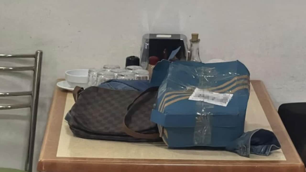 Foto - İnternetten tabak siparişi verdiğini sandı! Gelen ürünleri görünce şoke oldu