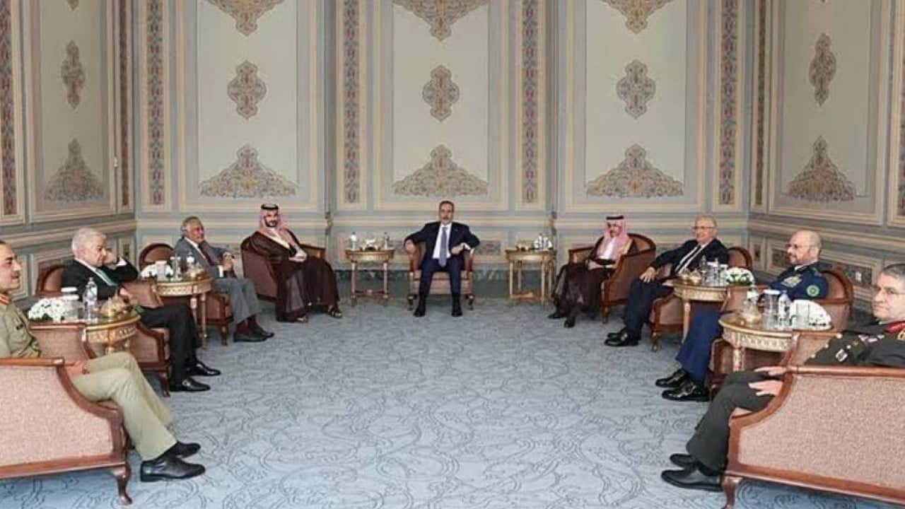 Foto - Ioannis Engolfopoulos kendisini rezil etti: Türkiye Genelkurmay Başkanı'nı göndermedi