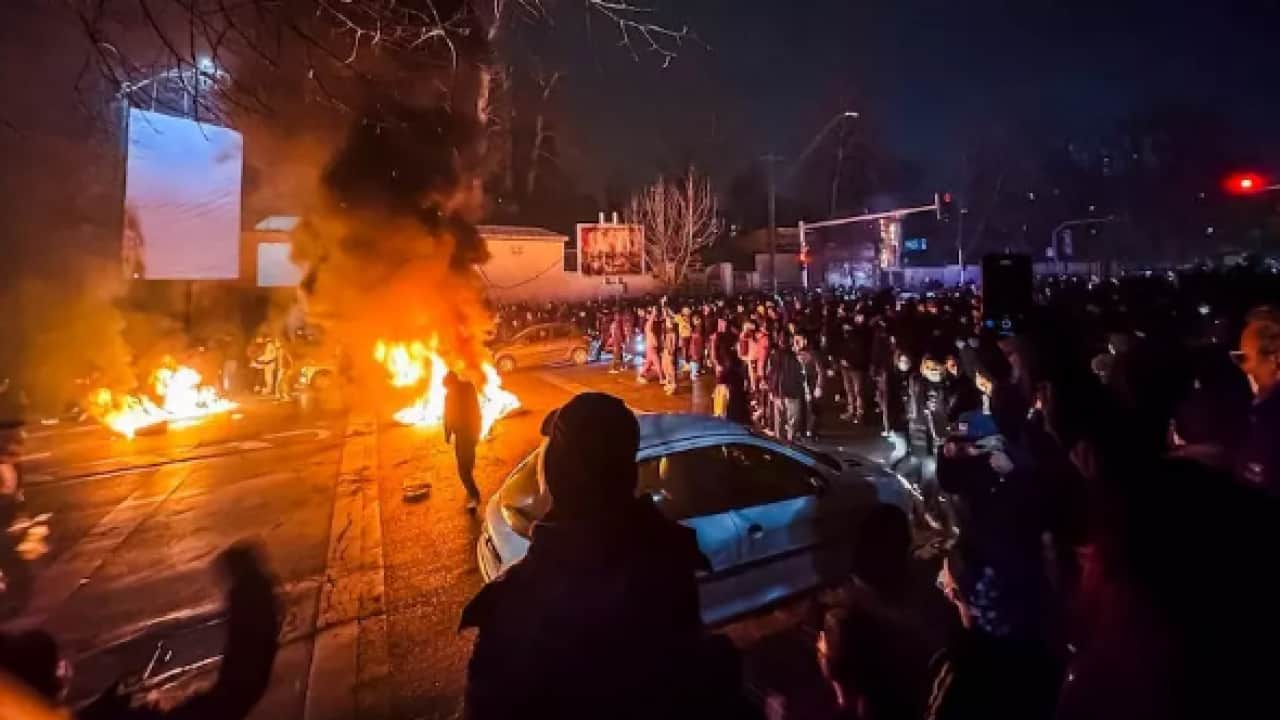 Foto - İranlıları böyle uyardı: Babam Batı'ya güvendi, sonu felaket oldu