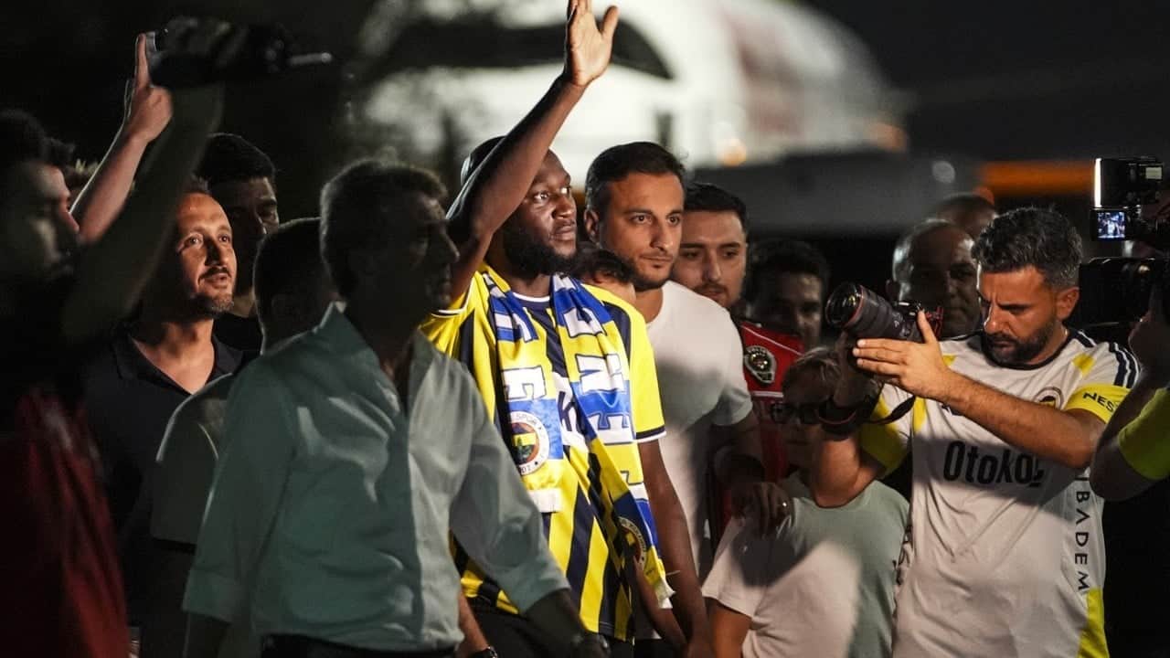 Foto - İşi başka boyuta taşıdılar: Fenerbahçe'nin yıldızına sürpriz çağrı! Kollarını açarak karşılayacaklar...