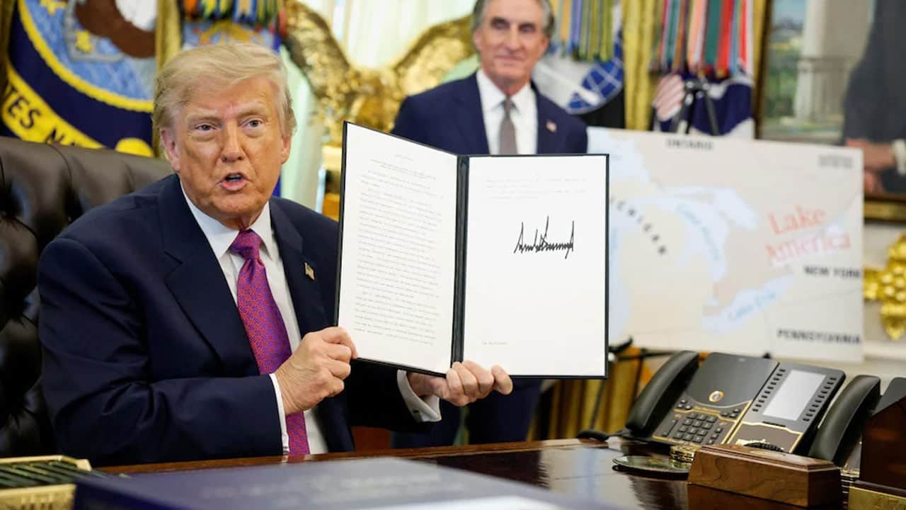 İsim savaşları! Trump emretti Apple yaptı