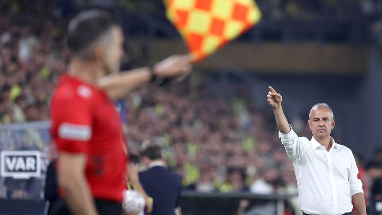 İsmail Kartal'ın derbi karnesi: Bileği 9 maç sonra büküldü
