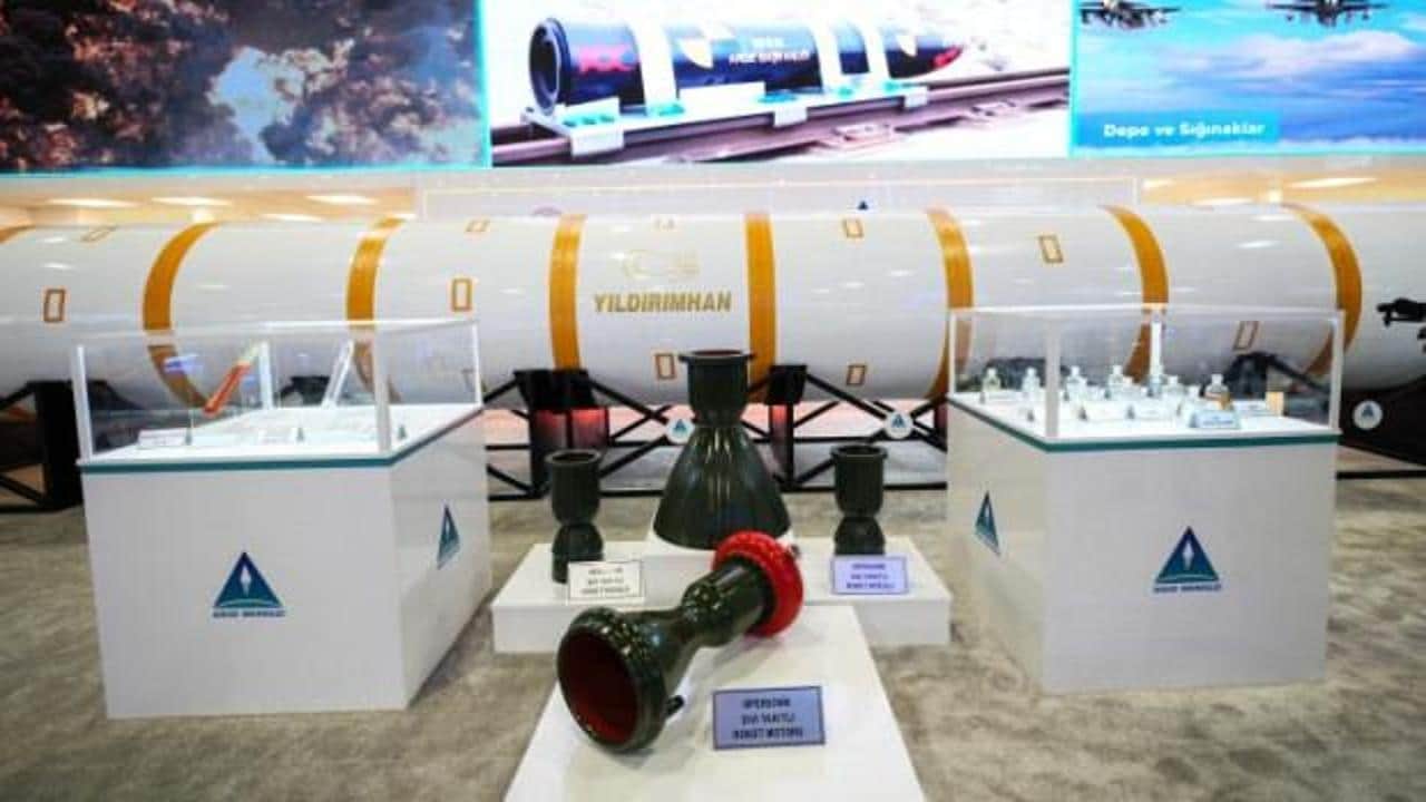 Foto - İsrail’de "YILDIRIMHAN" paniği! Türkiye’nin 6 bin kilometre menzilli kıtalararası balistik füzesi yerlerinden hoplattı
