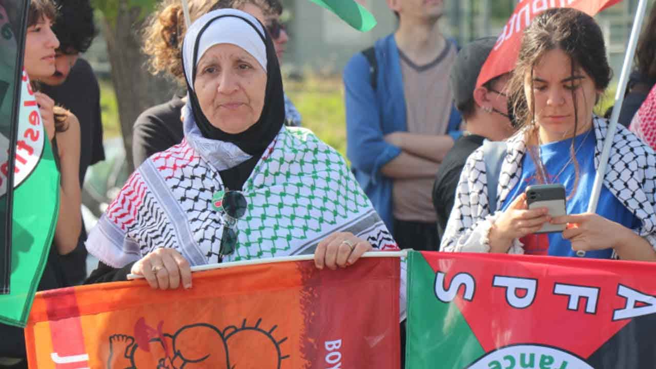 Foto - İsrail'in savunma fuarına katılması ülkeyi karıştırdı: Sokağa inip yolları kapattılar