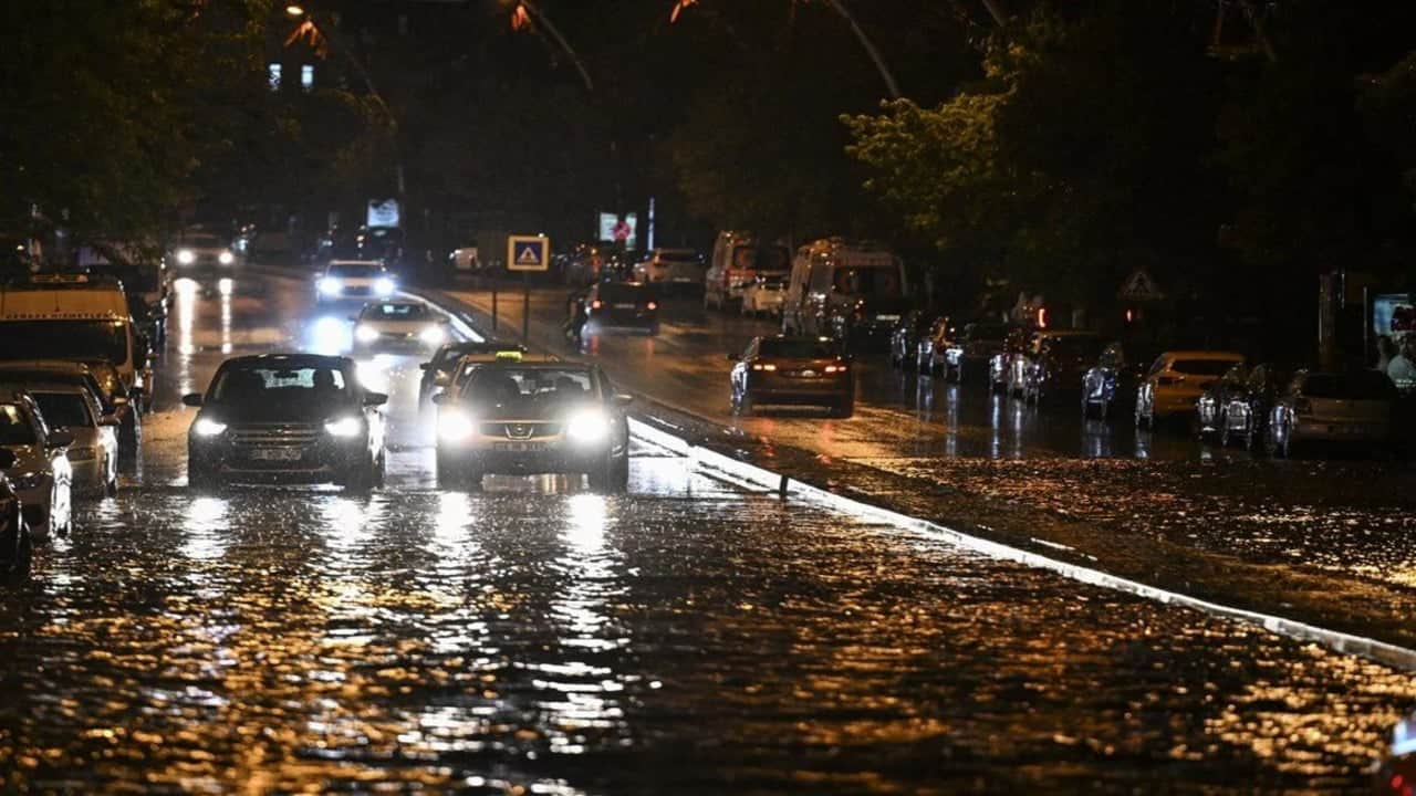 Foto - İstanbul için gök gürültülü sağanak uyarısı!