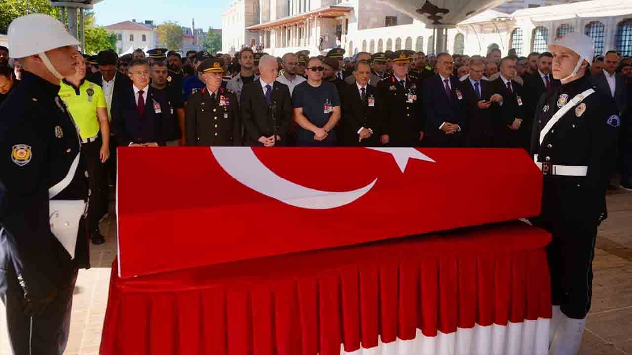 Foto - İstanbul şehidine ağladı: Trafik polisi Mehmet Ali Topatan defnedildi