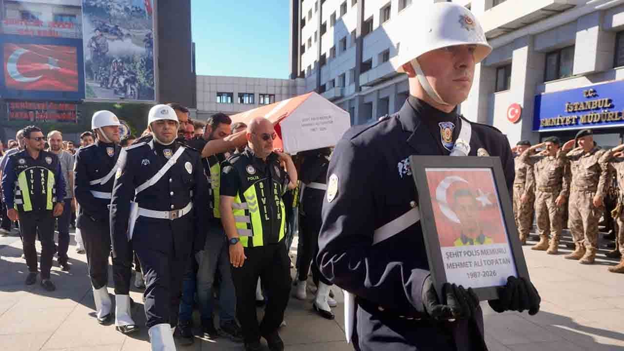 İstanbul şehidine ağladı: Trafik polisi Mehmet Ali Topatan defnedildi