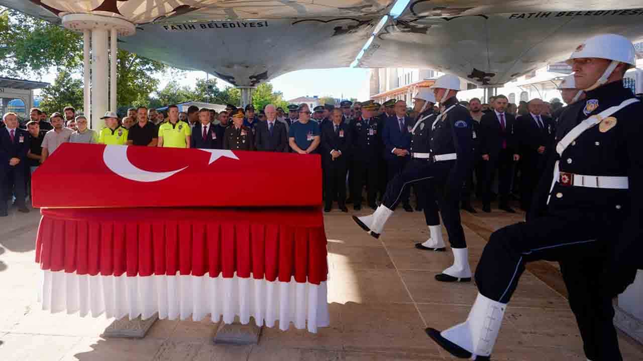 Foto - İstanbul şehidine ağladı: Trafik polisi Mehmet Ali Topatan defnedildi