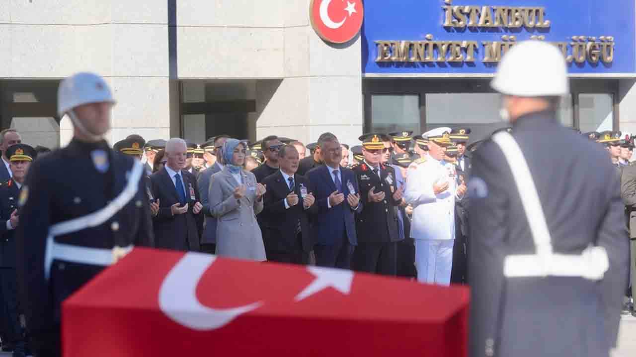 Foto - İstanbul şehidine ağladı: Trafik polisi Mehmet Ali Topatan defnedildi
