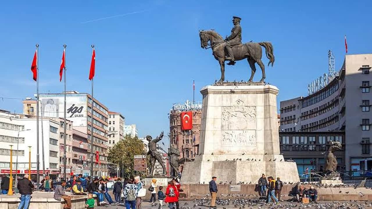 Foto - İstanbul tahtını kaybediyor, şampiyon o il oluyor! Herkes memleketine dönse hangi şehrin nüfusu ne kadar olurdu?
