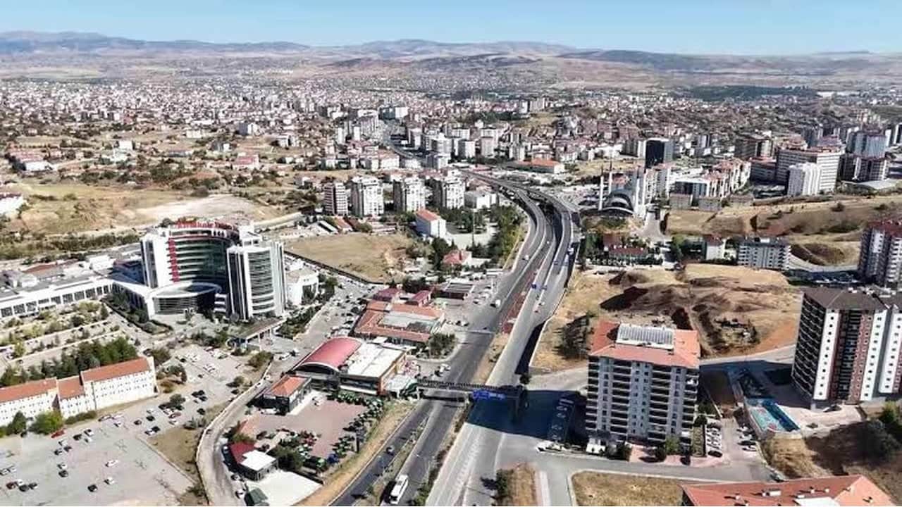 Foto - İstanbul tahtını kaybediyor, şampiyon o il oluyor! Herkes memleketine dönse hangi şehrin nüfusu ne kadar olurdu?