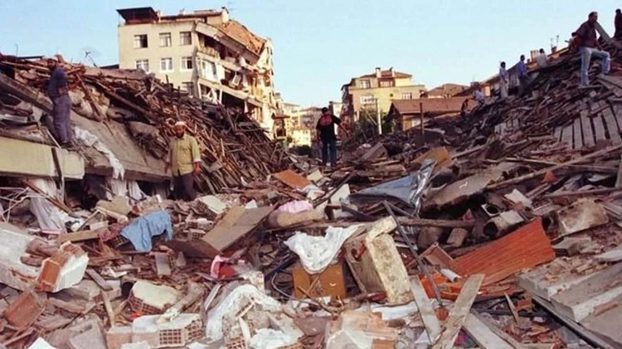 Foto - İstanbul’da beklenen büyük sarsıntı korkusu yeniden alevlendi! Marmara’da bir gecede 51 deprem