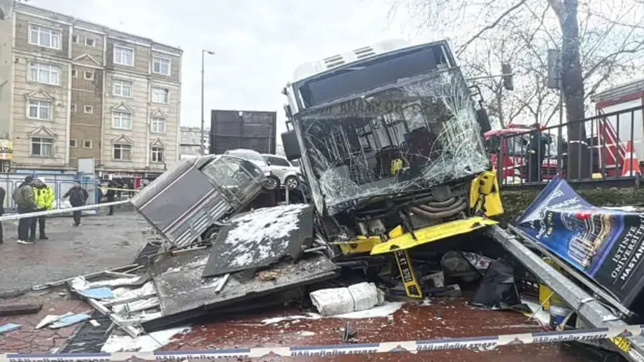 Foto - İstanbul’da CHP’ye oy verenler bile bin pişman! İBB’nin ulaşım terörüne artık ‘dur’ denilsin!