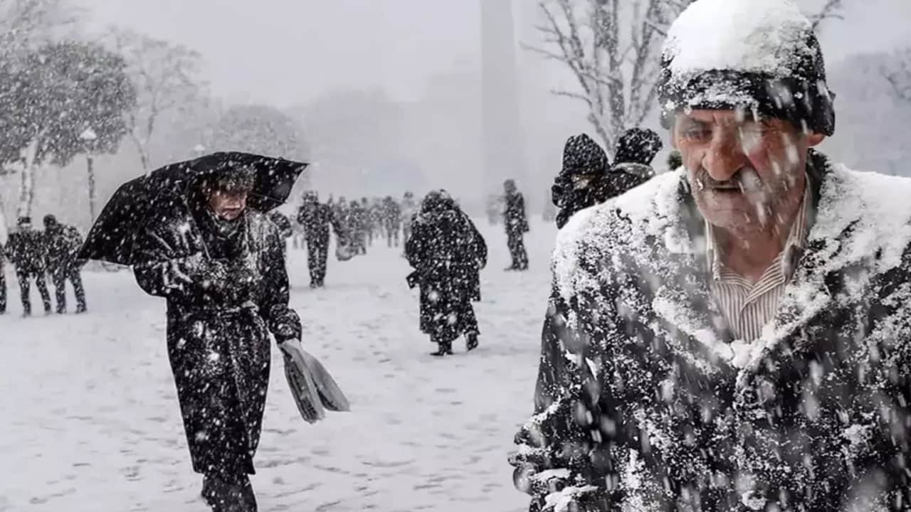 Foto - İstanbul'da kar kapıya dayandı: Okullar her an tatil edilebilir! 20 santimi geçecek