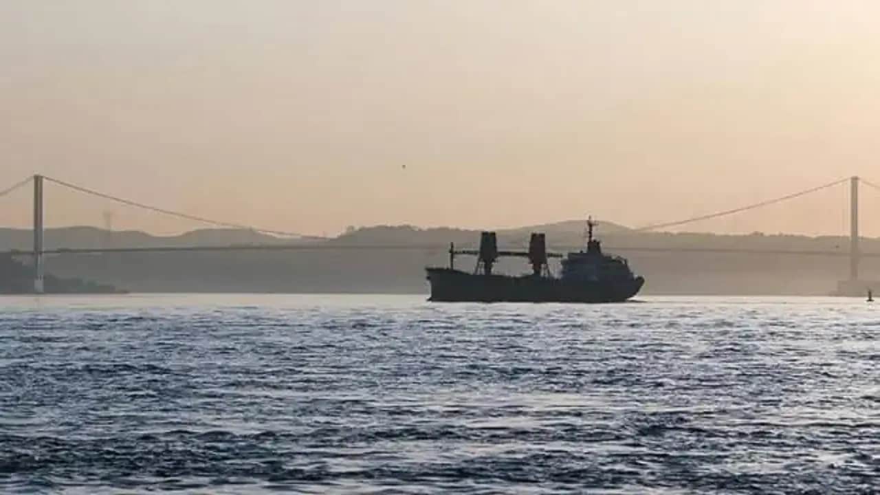 Foto - İstanbul’da Rus gemisi paniği: Boğaz gemi trafiğine hemen kapatıldı