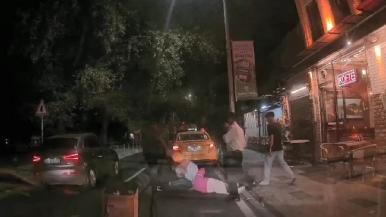 Foto - İstanbul'da taksici terörü: Ücreti beğenmedi için yaşlı çifti dövdü!