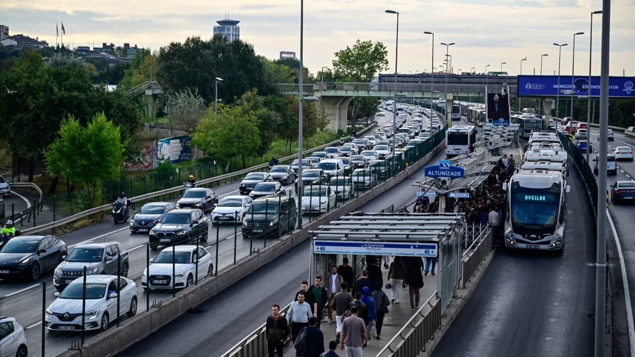 Foto - İstanbul’da trafik durma noktasına geldi! CHP'li Nuri Aslan'a tepki