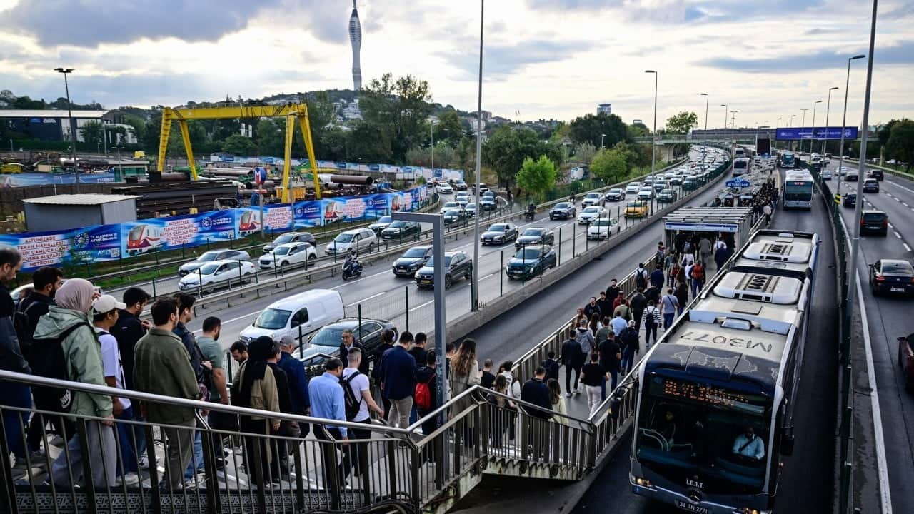 Foto - İstanbul’da trafik durma noktasına geldi! CHP'li Nuri Aslan'a tepki