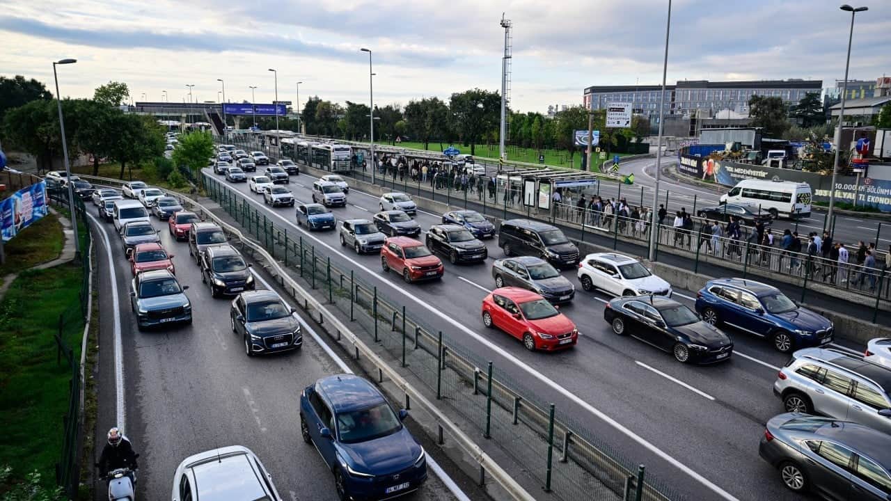 Foto - İstanbul’da trafik durma noktasına geldi! CHP'li Nuri Aslan'a tepki