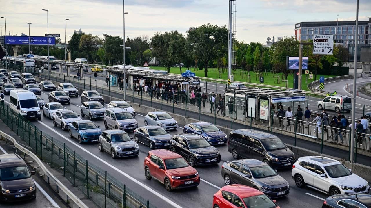 Foto - İstanbul’da trafik durma noktasına geldi! CHP'li Nuri Aslan'a tepki