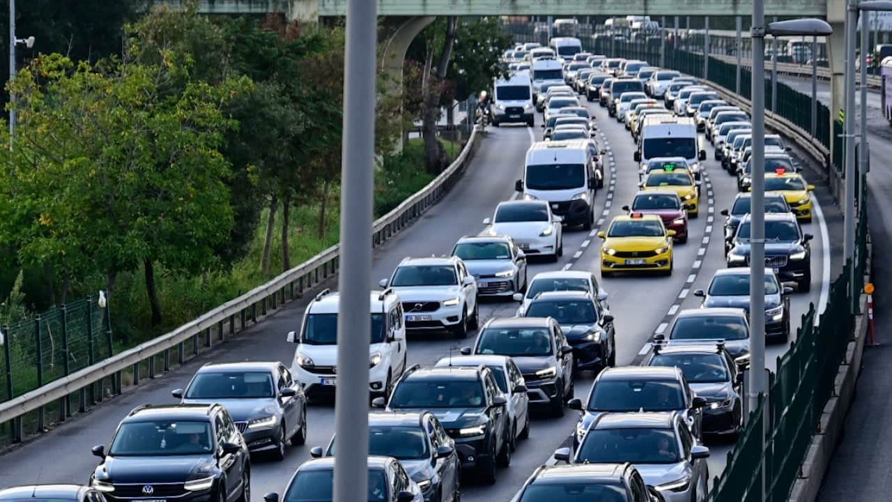 Foto - İstanbul’da trafik durma noktasına geldi! CHP'li Nuri Aslan'a tepki