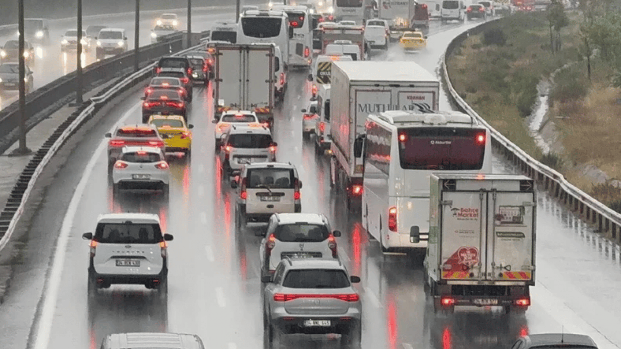 Foto - İstanbul'da trafik durma noktasına geldi! Yolculuk süresi 2 saate yaklaştı!