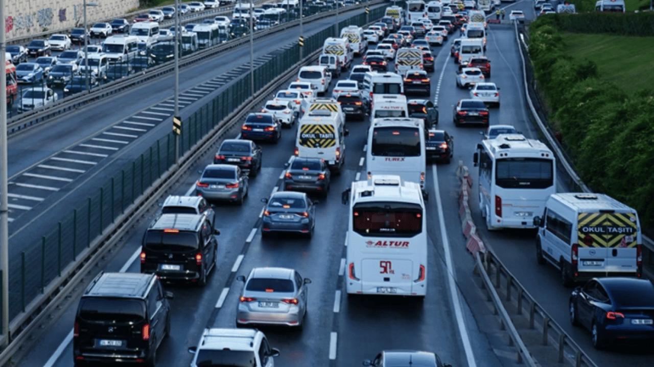 Foto - İstanbul'da trafik durma noktasına geldi! Yolculuk süresi 2 saate yaklaştı!