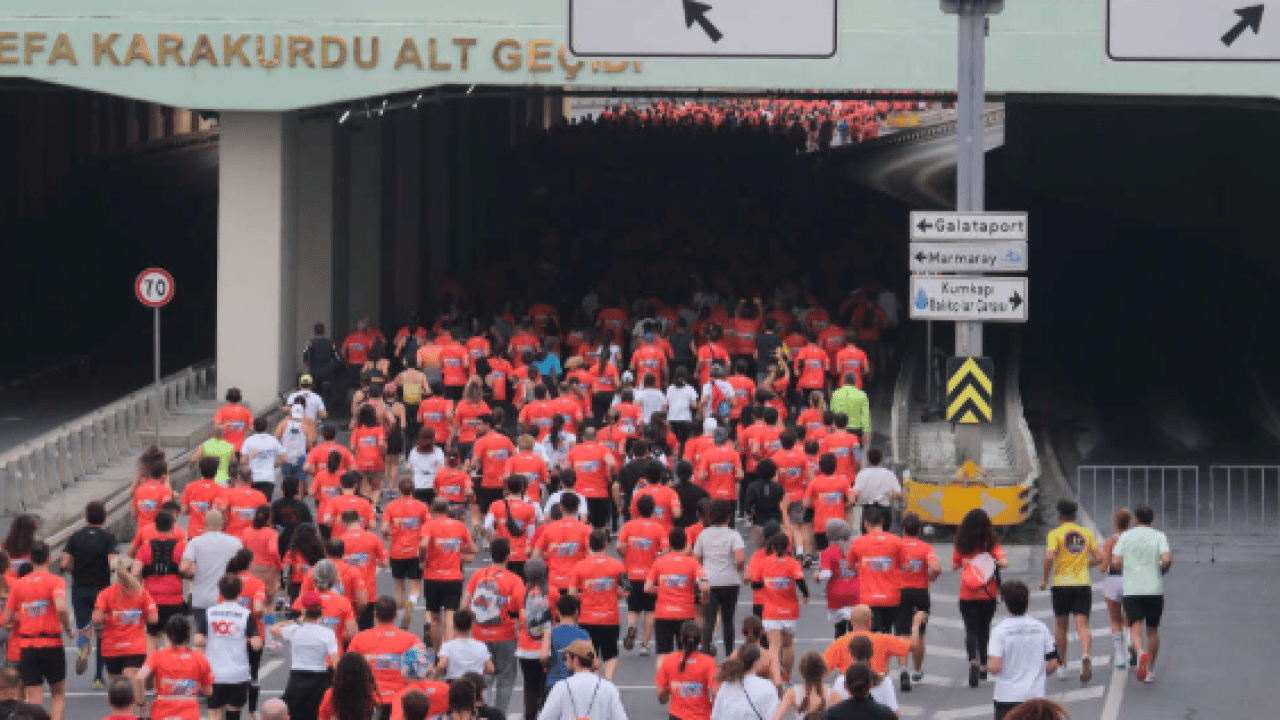 Foto - İstanbul’da yaşayanlar dikkat! Pazar günü bu yollar trafiğe kapatılacak
