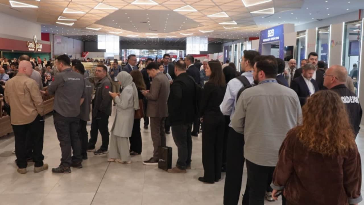 Foto - İstanbul’dan dünyaya gövde gösterisi! Yerli ve milli savunma teknolojileri peynir ekmek gibi kapışıldı