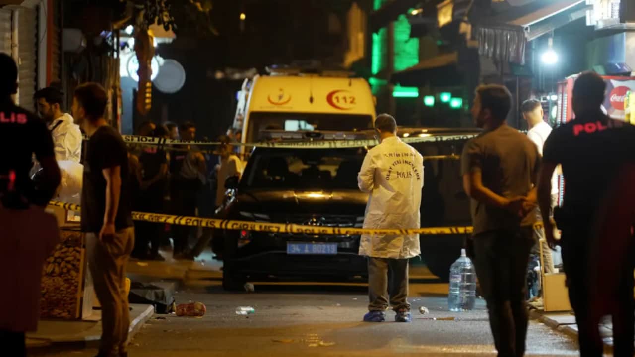 Foto - İstanbul'un göbeğinde kanlı saldırı: 1 kişi hayatını kaybetti!