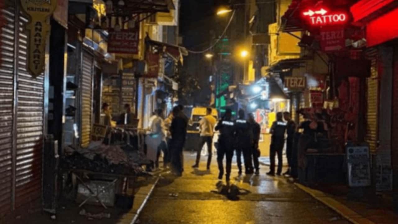 Foto - İstanbul'un göbeğinde kanlı saldırı: 1 kişi hayatını kaybetti!